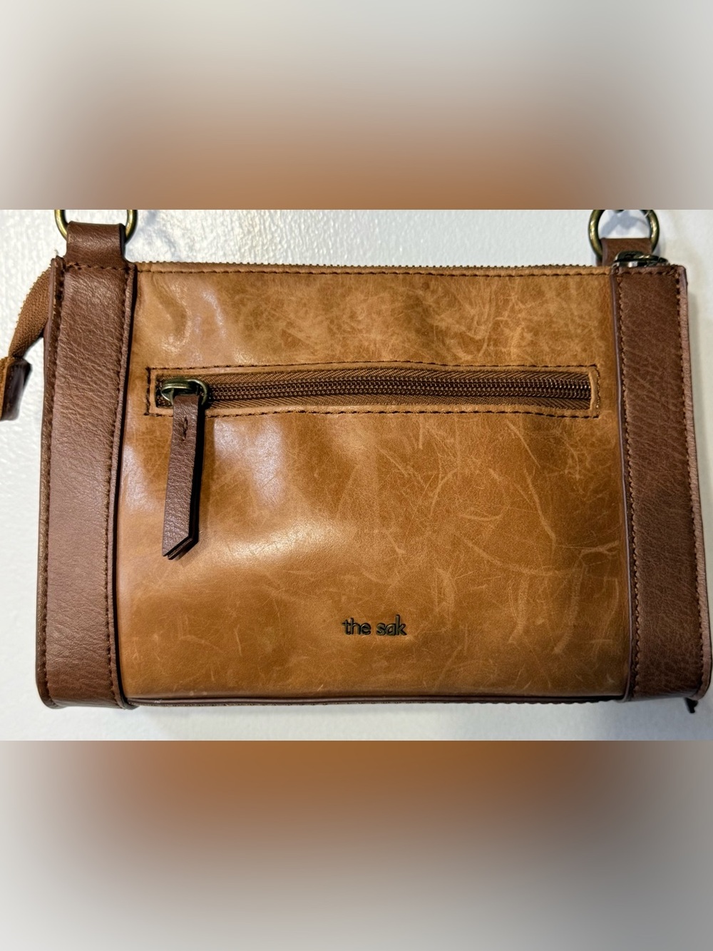 The Sak Sanibel Tan Leather Snakeskin Crossbody Bag Pockets